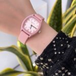 ساعت مربعی بلون در رنگبندی کد 2290